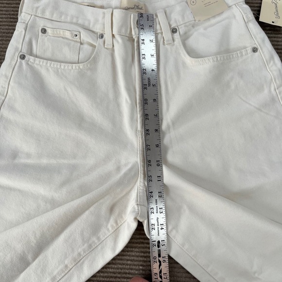 Universal Thread Womens High Rise Long Shorts White Denim Relaxed Fit Size 8 NWT - Picture 5 of 14